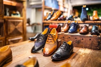 men's shoes display