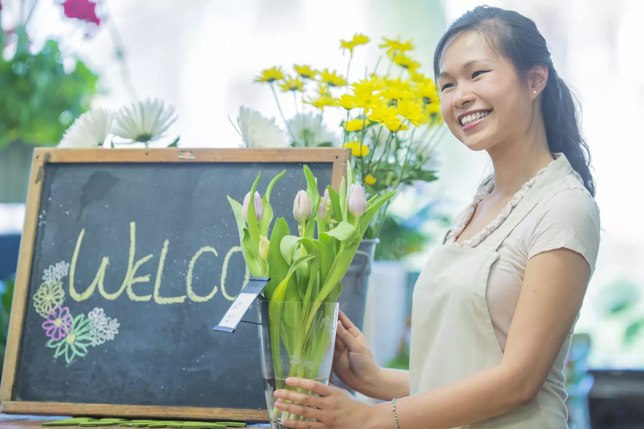 How To Attract Customers To Your Retail Store In 9 Easy Steps