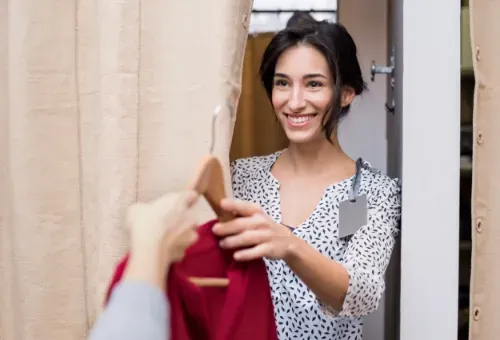 Retail Fitting Rooms: How to Use Yours to Fight Online Retailers
