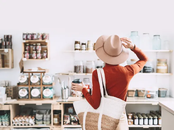 7 Ways To Transform Retail Store Displays Into Sales
