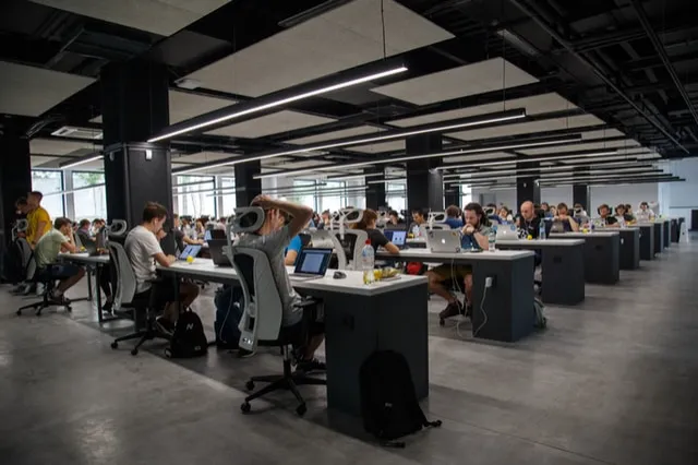 AP Poll: 45% Of Employees Don't Contribute to the Bottom Line
