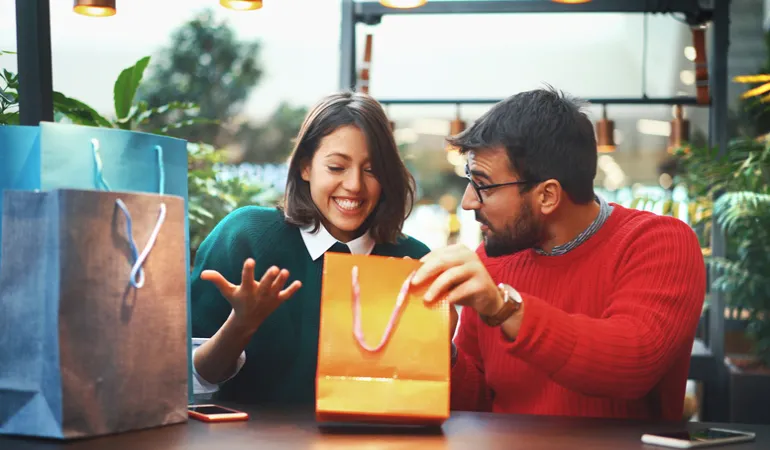 9 Tips To Get Last Minute Shoppers To Spend  More In Your Brick And Mortar Store